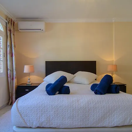 Chapas Playa * マルベーリャ