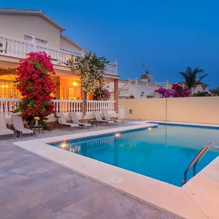 Villa Chapas Playa Marbella